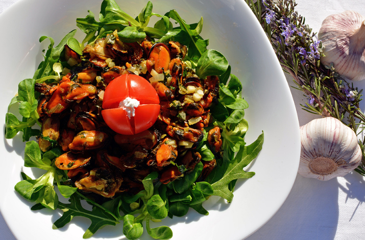 Italian Garlic Mussel Salad
